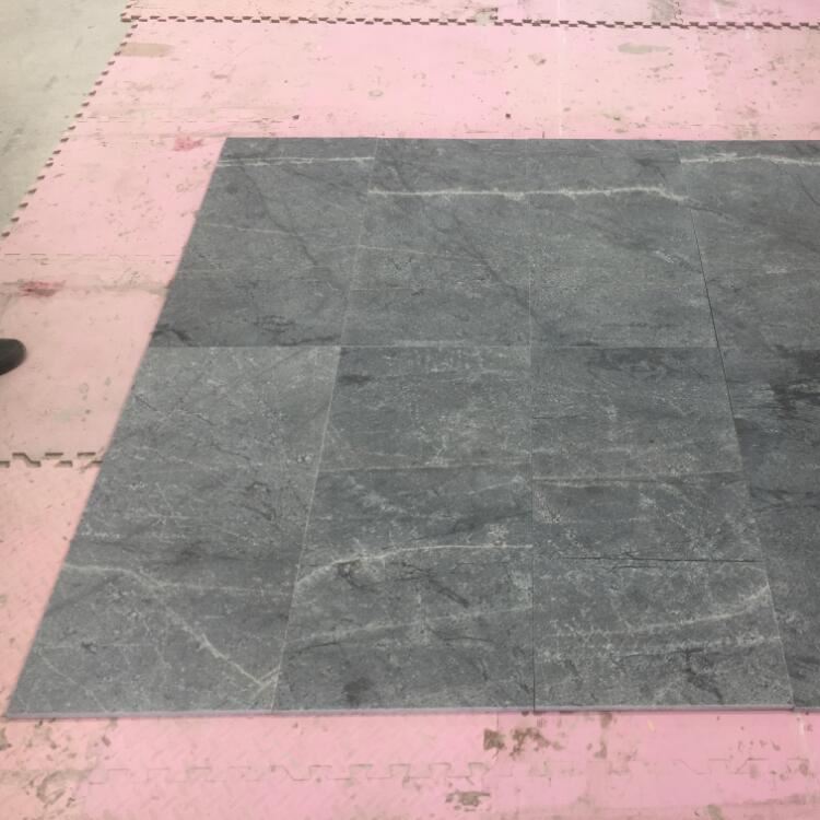 Silver Grey Tiles_3.jpg Silver Grey Tiles_3.jpg